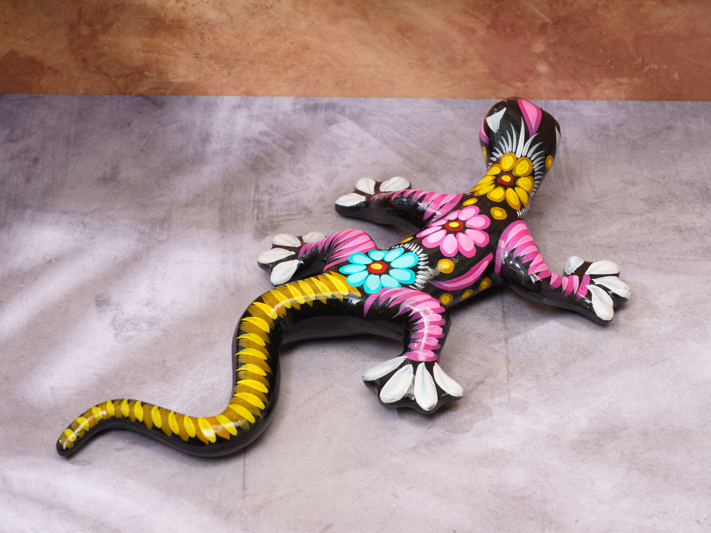 Medium Floral Gecko Wall Art Black
