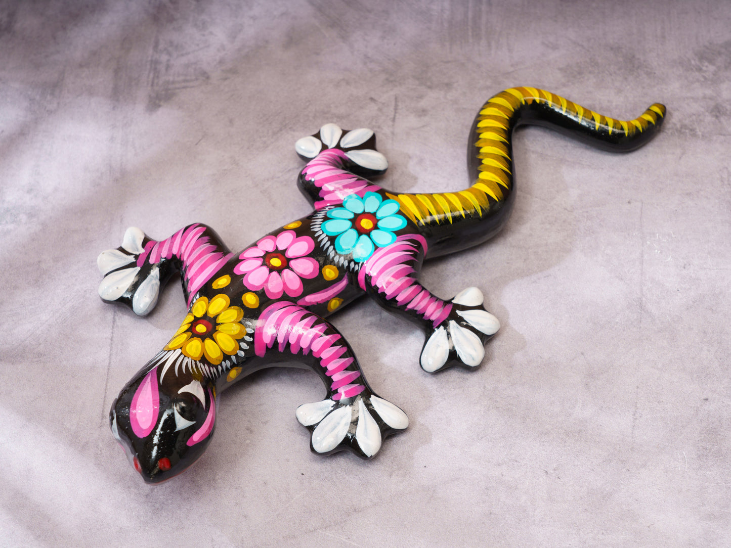 Medium Floral Gecko Wall Art Black