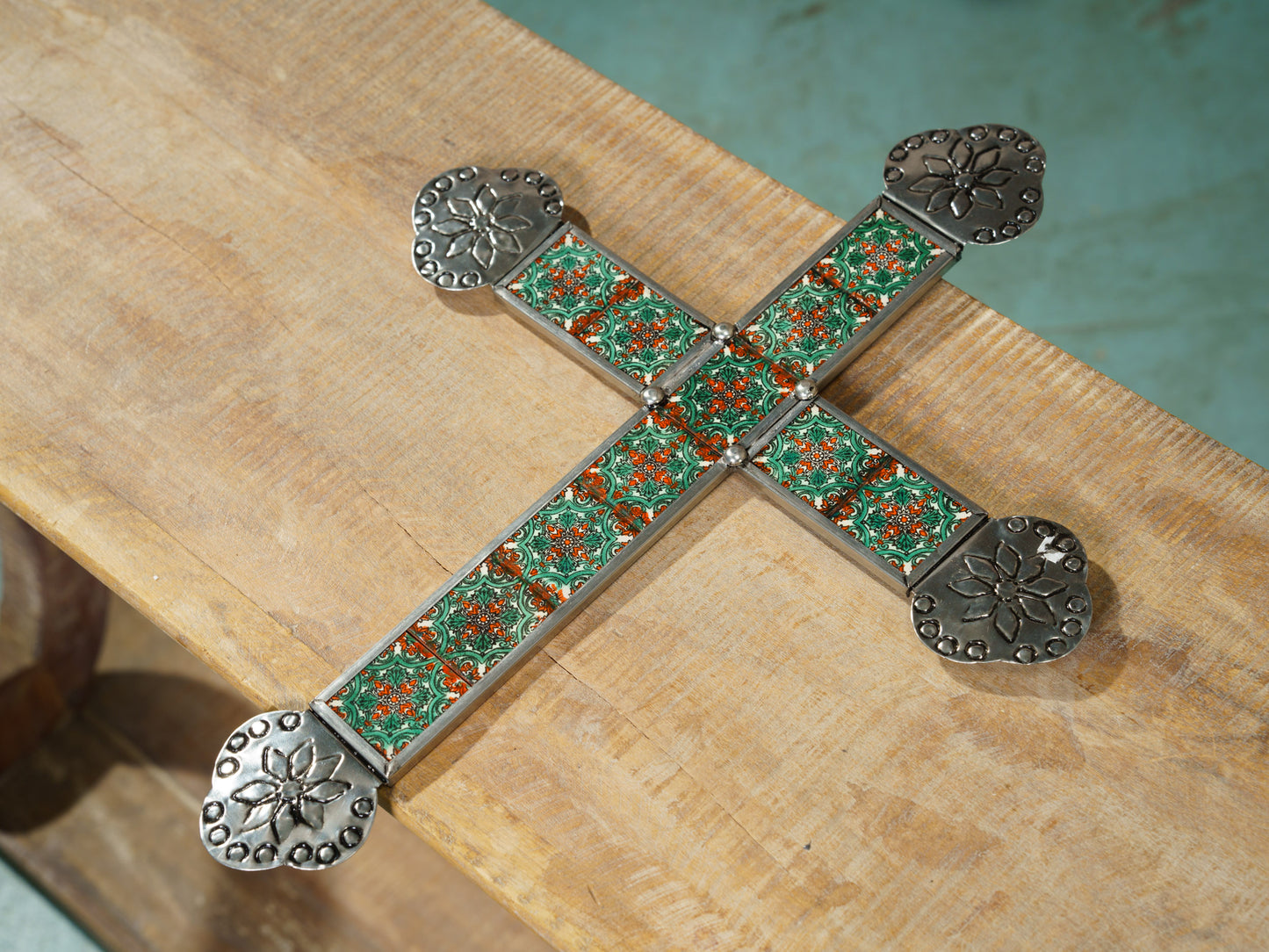 Tin & Tiles Extra Large Cross