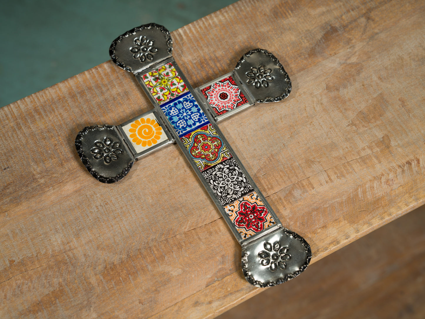 Tin & Tiles Large Cross